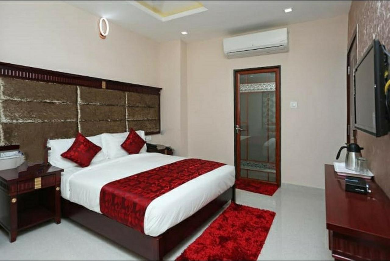 Hotel Eleven Heights ,Bhopal Exterior photo