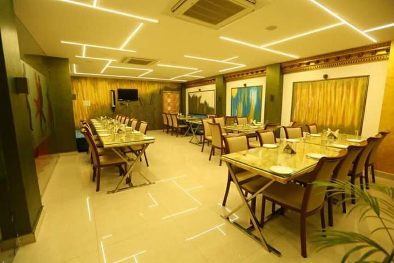 Hotel Eleven Heights ,Bhopal Exterior photo