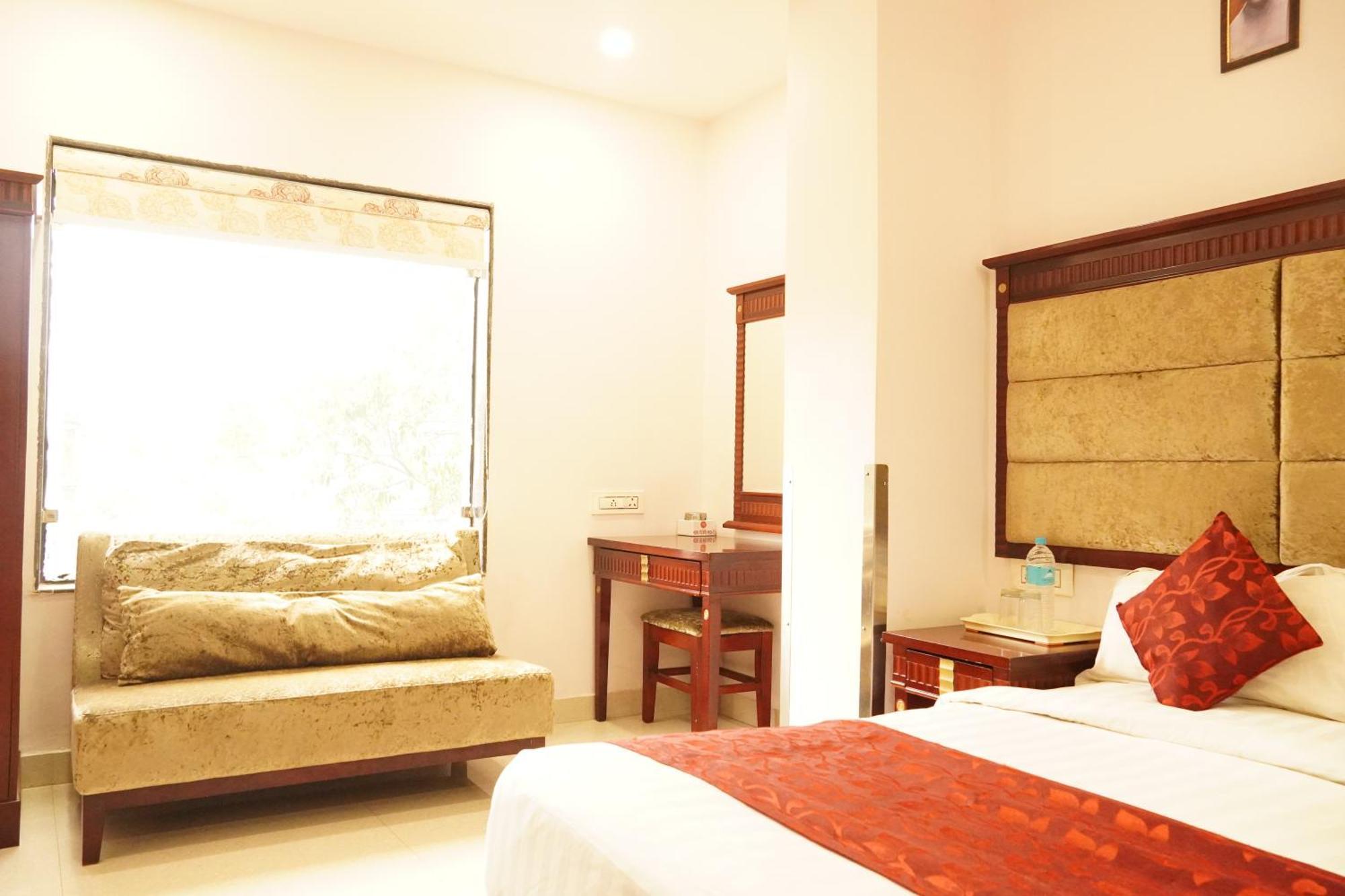 Hotel Eleven Heights ,Bhopal Exterior photo