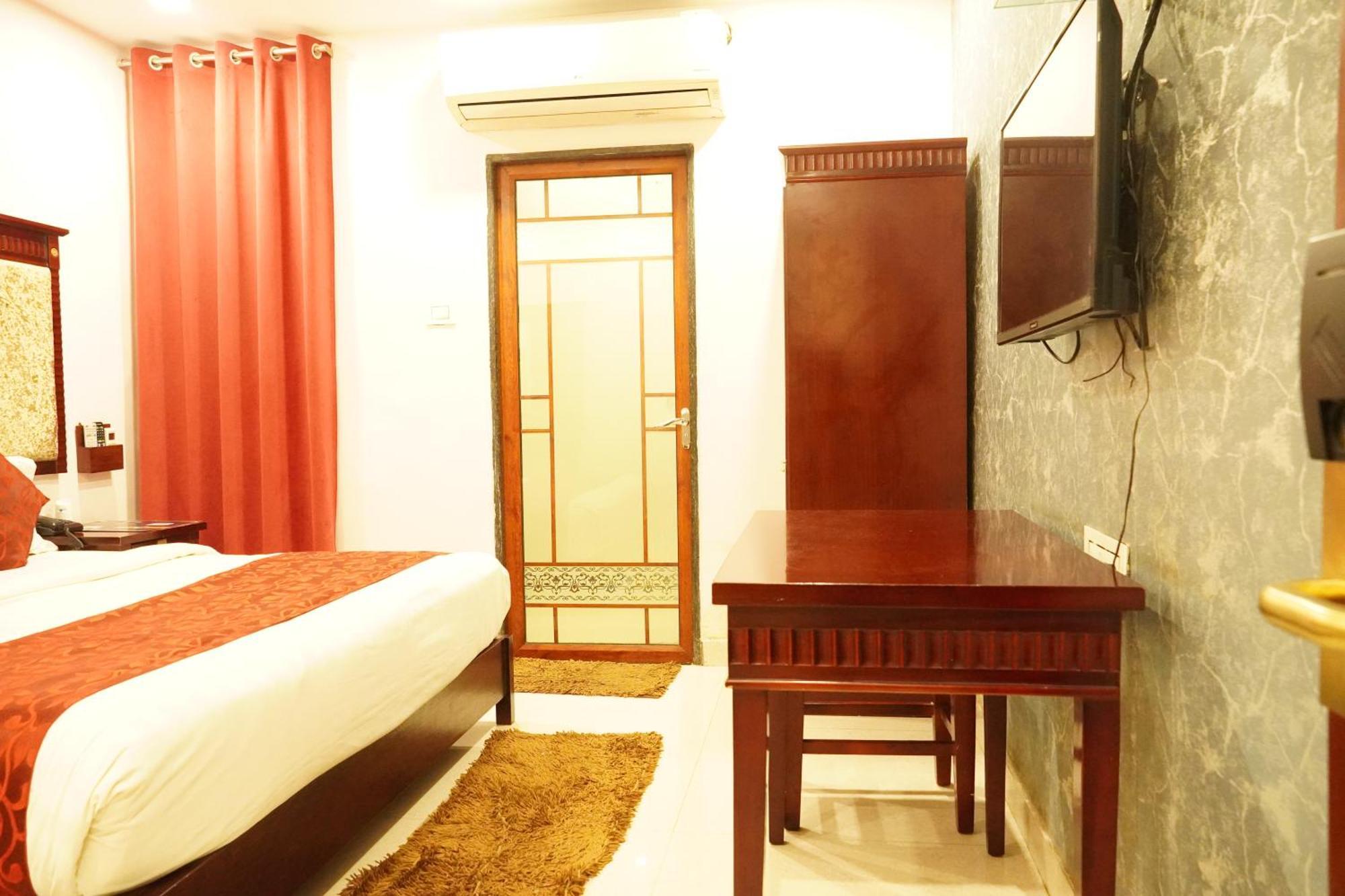 Hotel Eleven Heights ,Bhopal Exterior photo