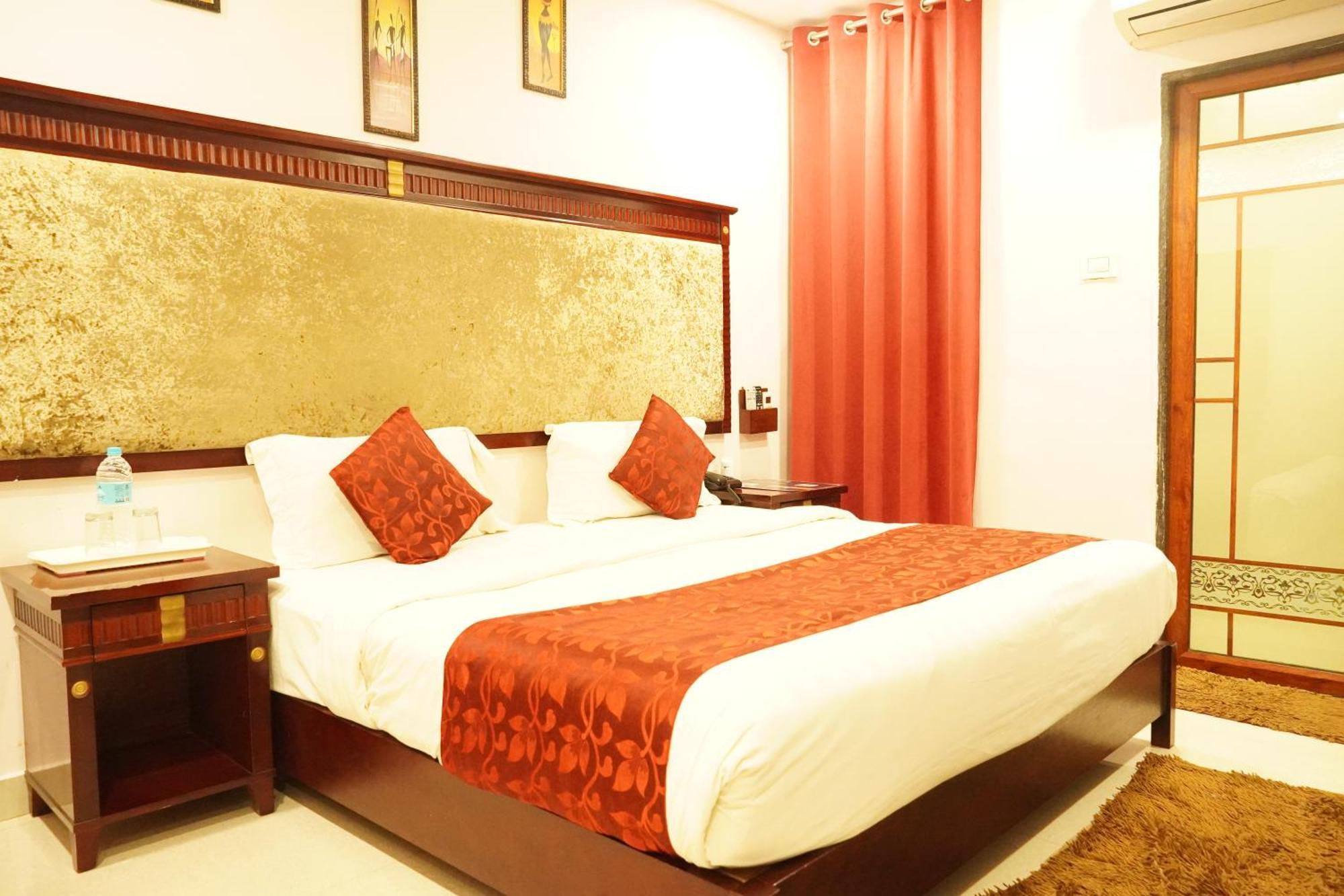 Hotel Eleven Heights ,Bhopal Exterior photo